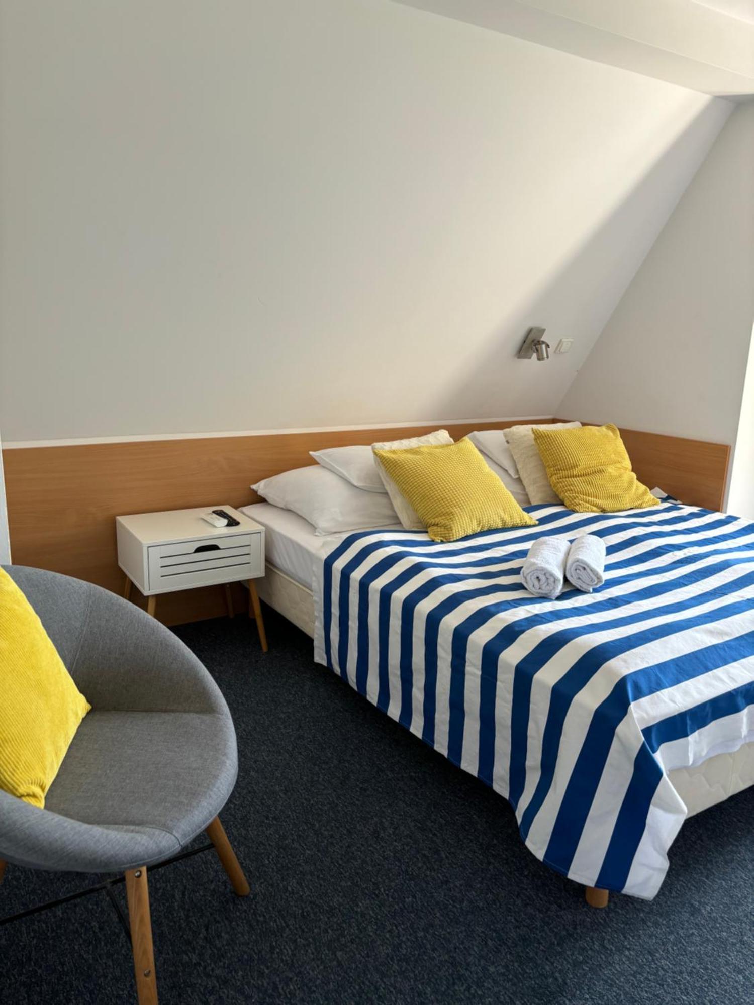 Sziget23 Hotel Ábrahámhegy Buitenkant foto