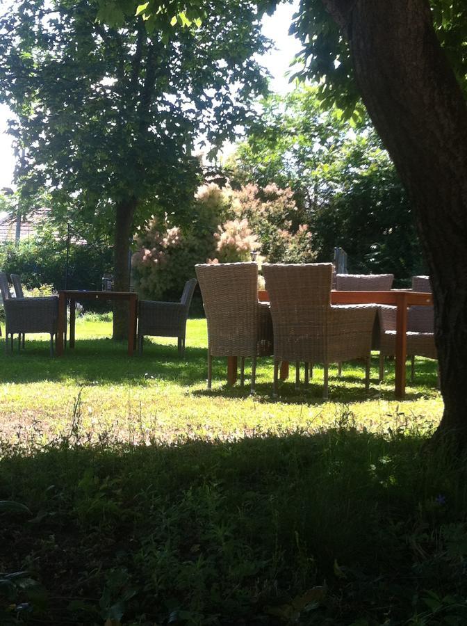 Sziget23 Hotel Ábrahámhegy Buitenkant foto