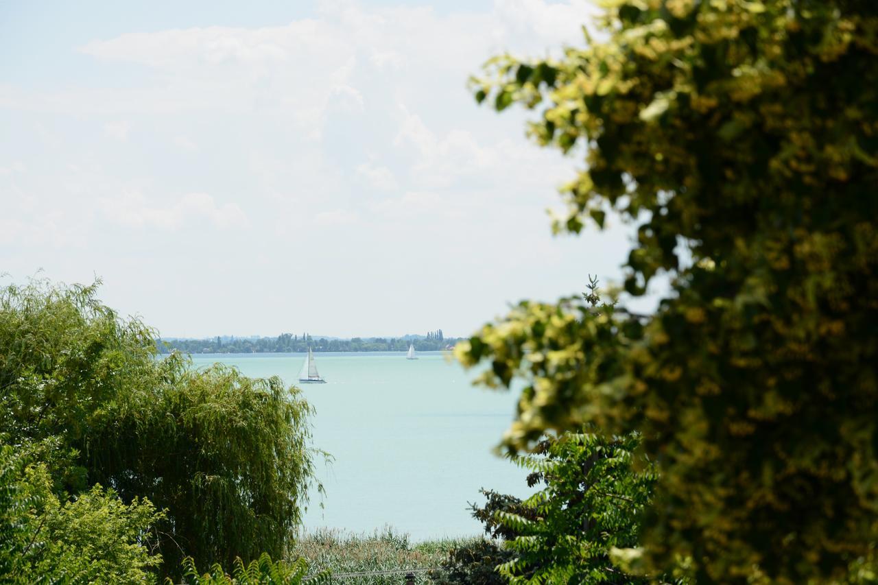 Sziget23 Hotel Ábrahámhegy Buitenkant foto