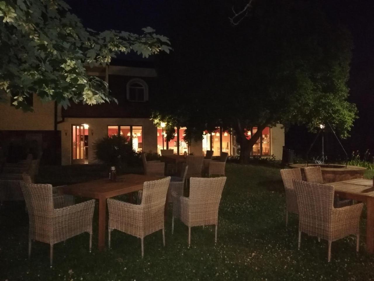 Sziget23 Hotel Ábrahámhegy Buitenkant foto